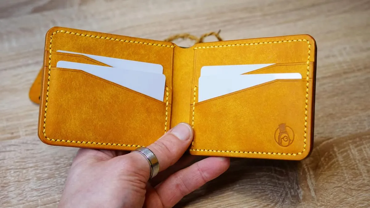 Wings 2 - Bi-fold Wallet, Yellow & Olive, photo 11