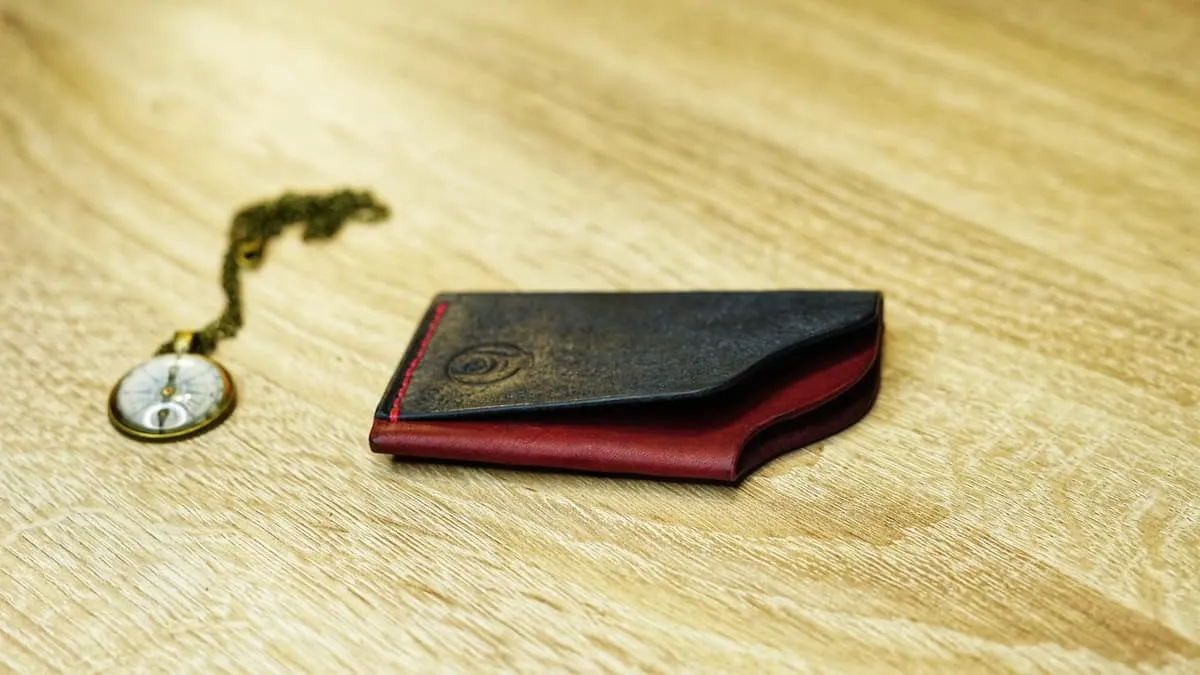 Hug 2 — Minimalist card holder, photo 13