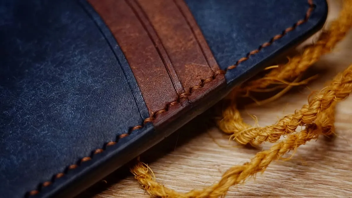 The Lumby - Double-sided cardholder, photo 13