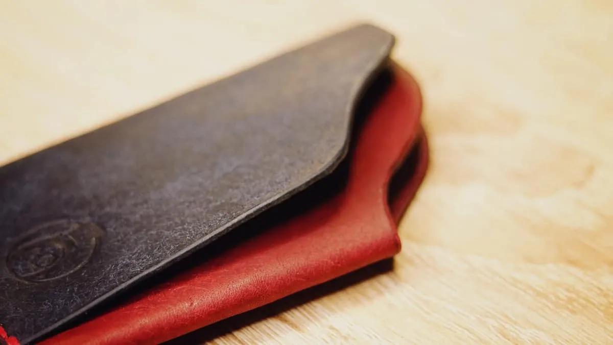 Hug 2 — Minimalist card holder, photo 14