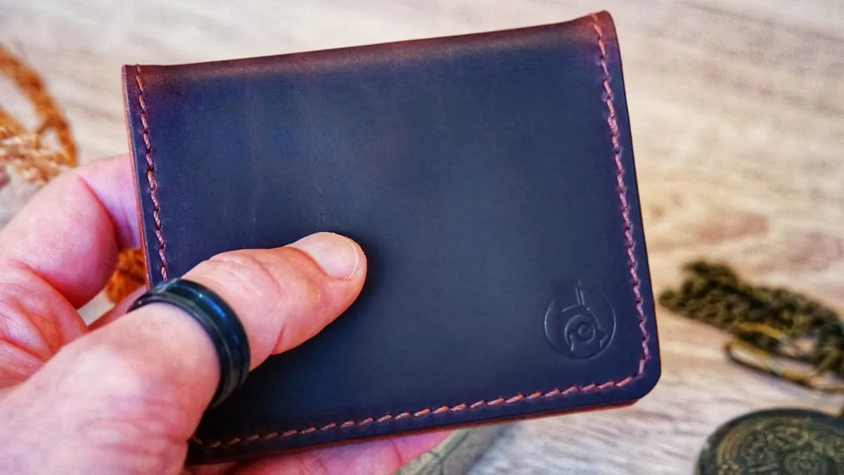 Classic - Minimalist Bi-fold Cardholder, photo 2