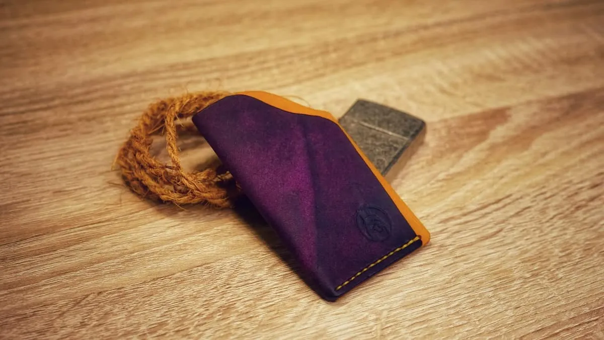 Hug 2 — Minimalist card holder, photo 26