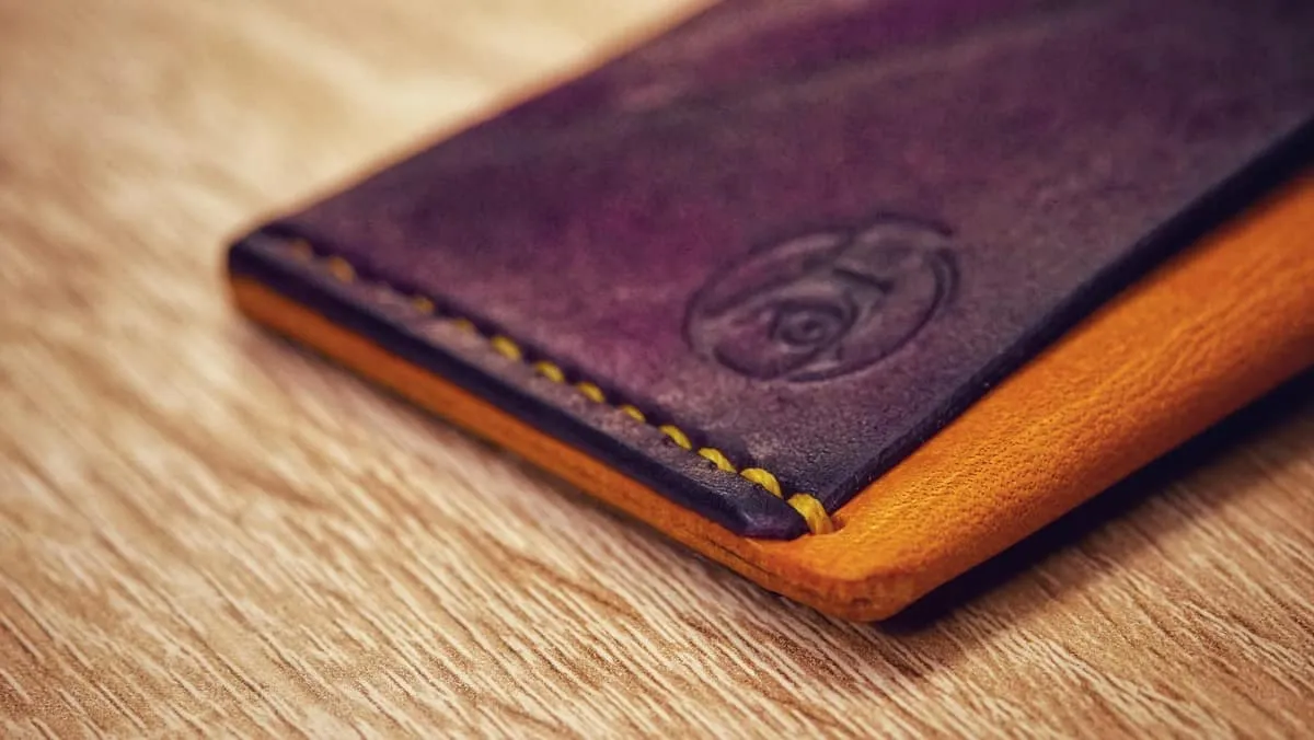 Hug 2 — Minimalist card holder, photo 28