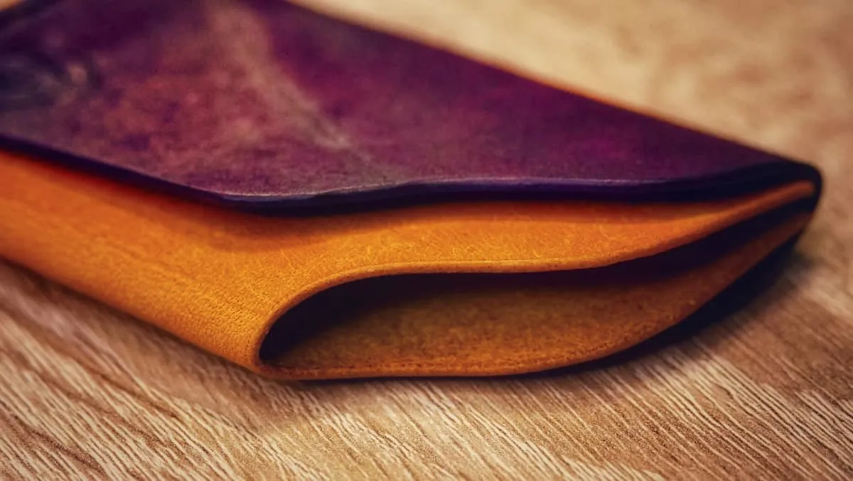Hug 2 — Minimalist card holder, photo 29