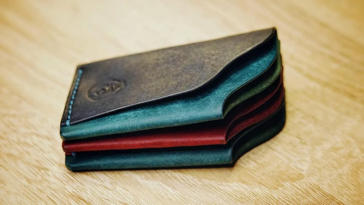 Hug 2 — Minimalist card holder, photo 4