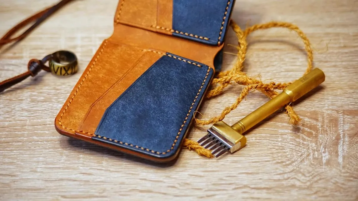 Wings 2 - Bi-fold Wallet, Navy & Cognac, photo 5