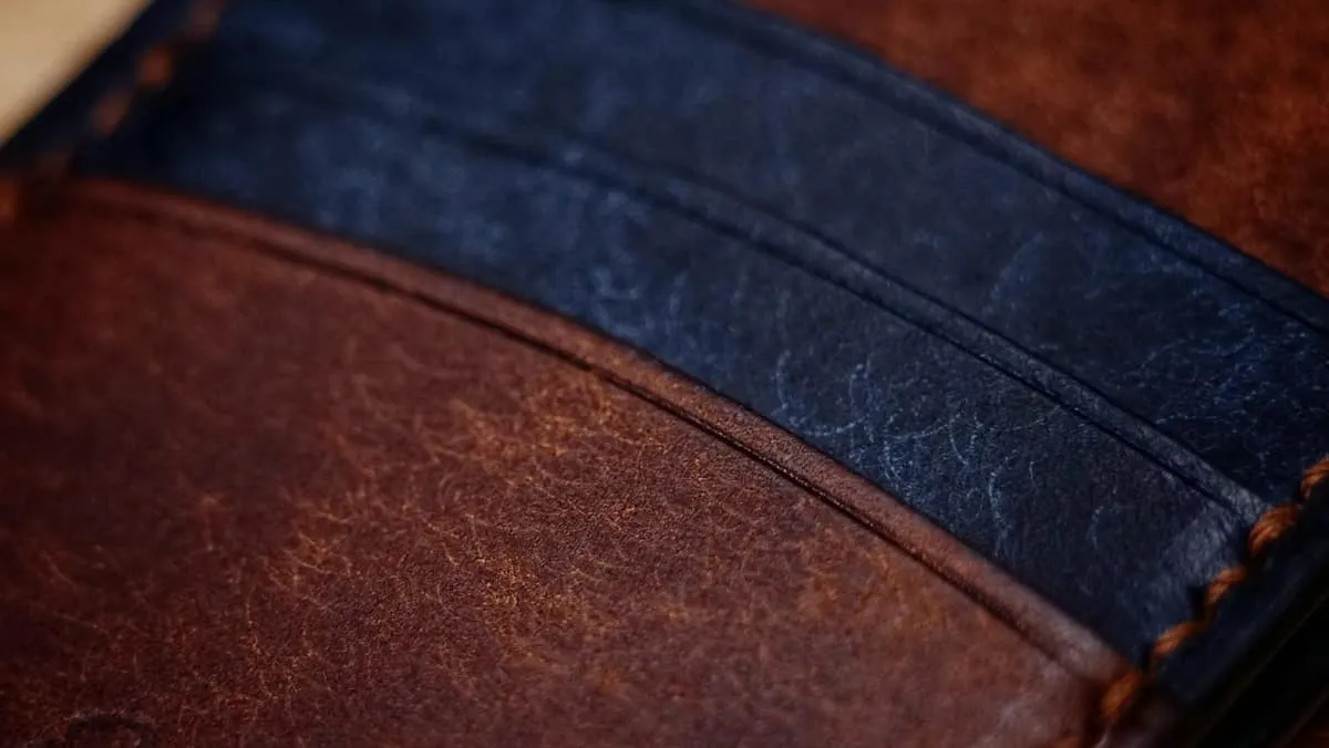 The Lumby - Double-sided cardholder, photo 9